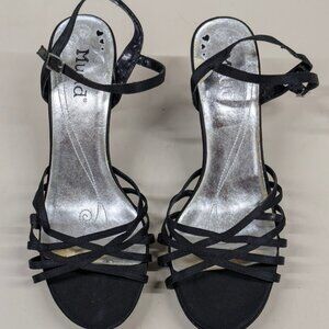 Mudd Peacock Women's Open Toe Black Strappy Sandals